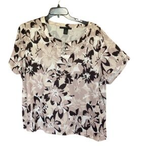 Preswick & Moore top floral print w detail at neckline neutral  3X